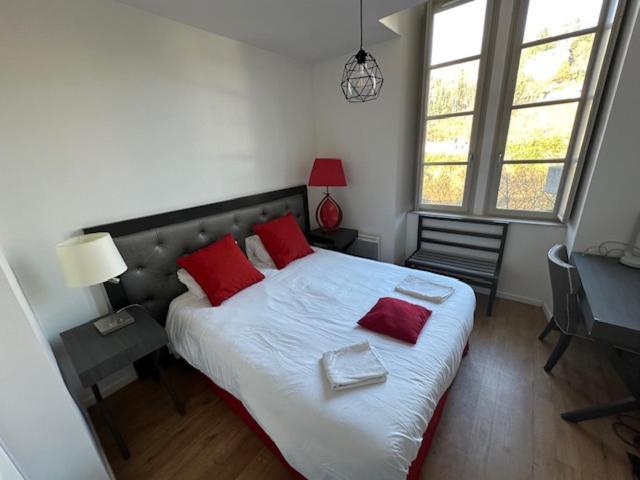 Cocon Au Calme Sur Vezere Apartment Uzerche Bagian luar foto