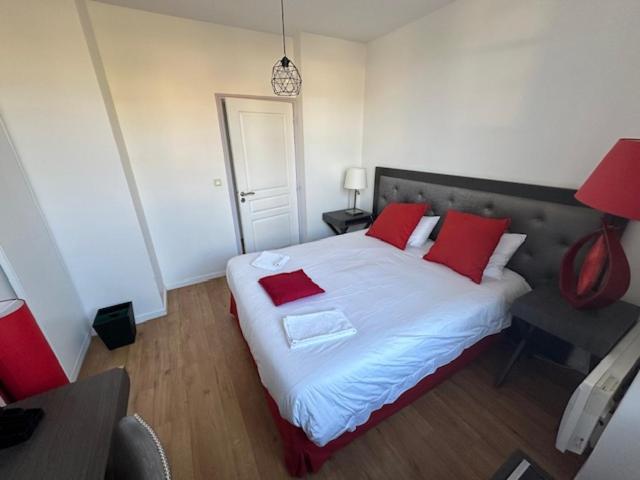 Cocon Au Calme Sur Vezere Apartment Uzerche Bagian luar foto